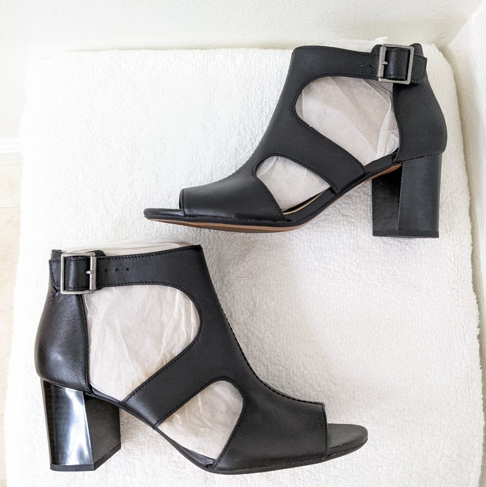 Clarks Deva Heidi open toe  heeled sandals 8.5, 2.5 heel